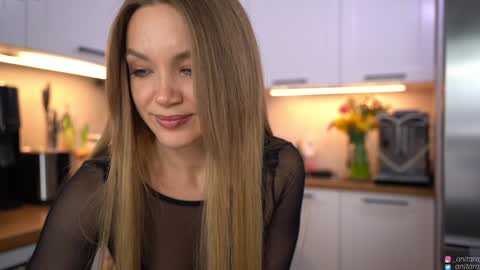 Im Anita thumb up me please its important online show from 03.21.26