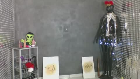 Hello My name is NaiaraPv is OPEN online show from 05.20.26