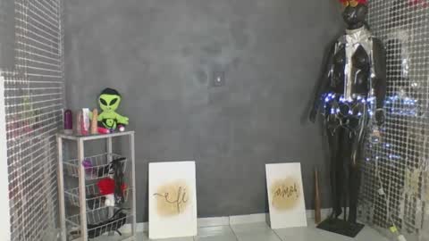 Hello My name is NaiaraPv is OPEN online show from 05.25.26
