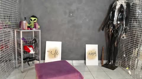 Hello My name is NaiaraPv is OPEN online show from 06.05.26