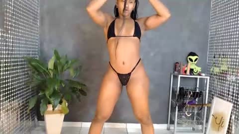 Hello My name is NaiaraPv is OPEN online show from 07.04.26