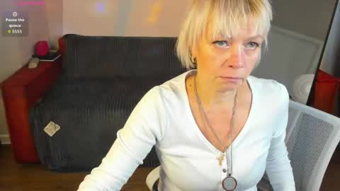 ann_annise online show from 06.08.26