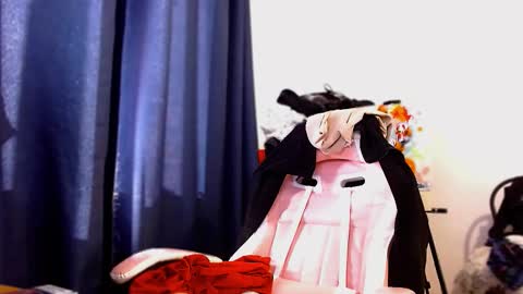 Snapshot of ann_mikele chatting on 02.25.26 Ann online show from 02.25.26