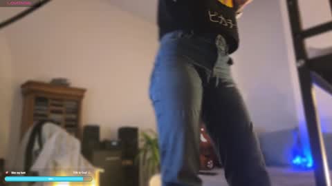 Snapshot of anna_annaa chatting on 12.16.24 Anna online show from 12.16.24