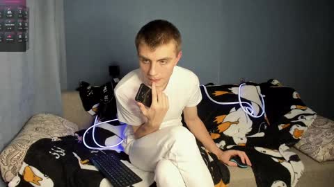 Snapshot of anna_jason chatting on 12.13.24 Fansly Jason sweet ass online show from 12.13.24