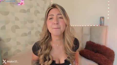 Ana Lucia online show from 10.28.25