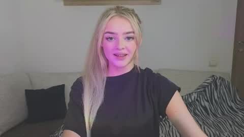 Snapshot of anna_nickol chatting on 03.18.26 Anna online show from 03.18.26