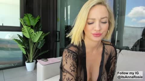 Snapshot of anna_royale chatting on 01.20.25 Anna online show from 01.20.25