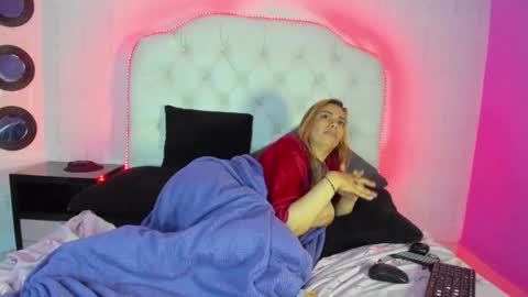 Snapshot of anna_stonne__ chatting on 02.22.25 Anna online show from 02.22.25