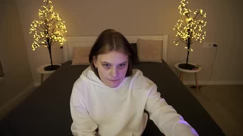 Anna online show from 09.22.25