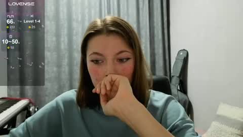 Snapshot of annadutton chatting on 06.30.26 Luna online show from 06.30.26