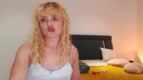 annaevv online show from 10.05.25