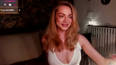 Snapshot of annakarenina__ chatting on 06.26.26 Goddess Anna online show from 06.26.26