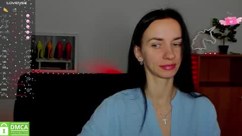 Snapshot of annakillian_kiss chatting on 02.12.25 Anna online show from 02.12.25