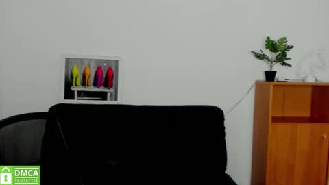 Snapshot of annakillian_kiss chatting on 10.08.25 Anna online show from 10.08.25