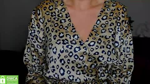 Snapshot of annakillian_kiss chatting on 10.11.25 Anna online show from 10.11.25