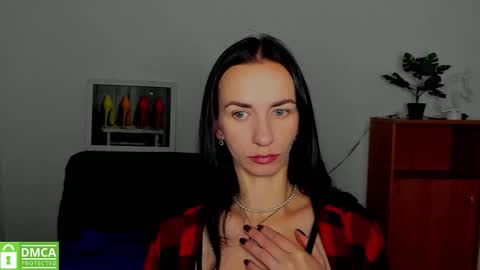 Snapshot of annakillian_kiss chatting on 10.22.25 Anna online show from 10.22.25