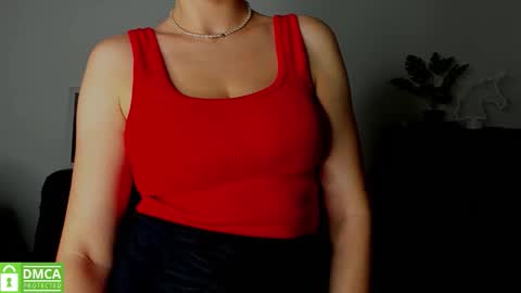 Snapshot of annakillian_kiss chatting on 11.30.25 Anna online show from 11.30.25