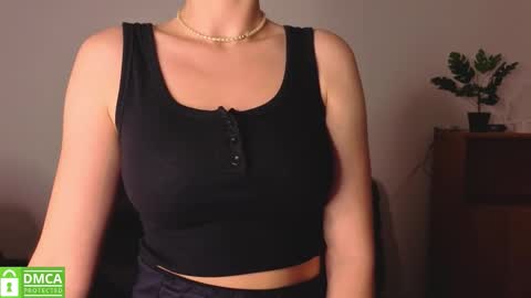 Snapshot of annakillian_kiss chatting on 12.17.25 Anna online show from 12.17.25