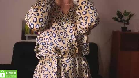 Snapshot of annakillian_kiss chatting on 12.23.25 Anna online show from 12.23.25