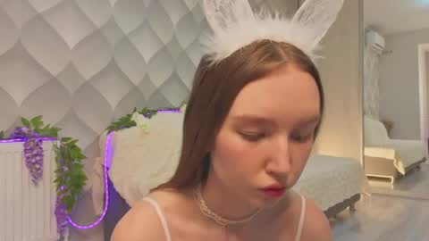 Holly Molly Im Polly online show from 05.16.26