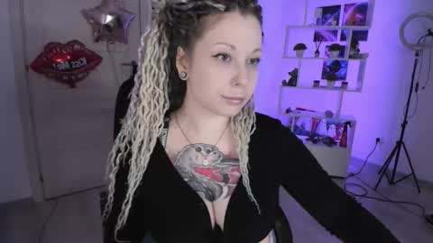 Snapshot of annanebula chatting on 10.27.25 Anna online show from 10.27.25