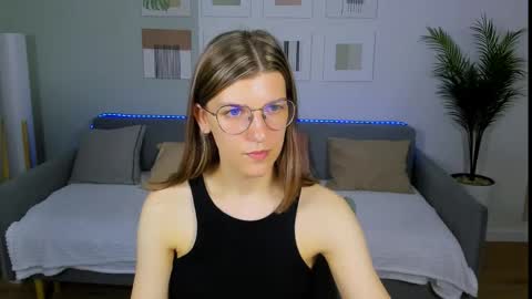 Snapshot of annathorne chatting on 05.21.26 Im Anna online show from 05.21.26