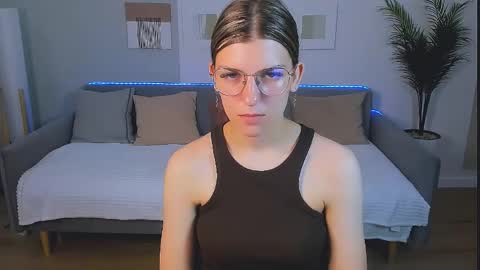 Snapshot of annathorne chatting on 05.25.26 Im Anna online show from 05.25.26