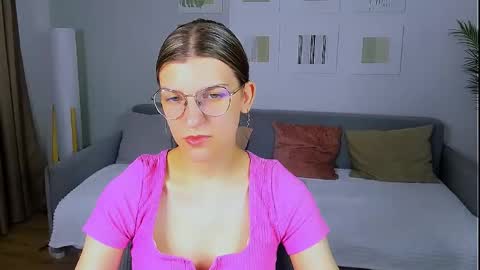 Snapshot of annathorne chatting on 05.30.26 Im Anna online show from 05.30.26