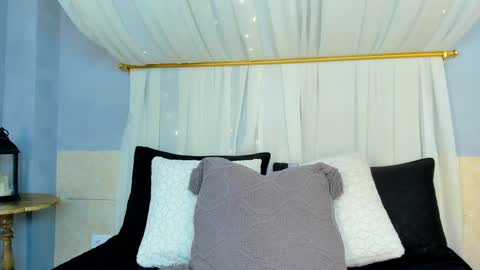 Snapshot of annavictoria__ chatting on 01.11.25 Anna Victoria online show from 01.11.25