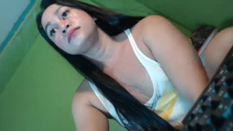 Snapshot of anne_hotaway chatting on 06.27.26 anne_hotaway online show from 06.27.26