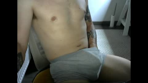 Snapshot of annecylake chatting on 07.25.26 annecylake online show from 07.25.26