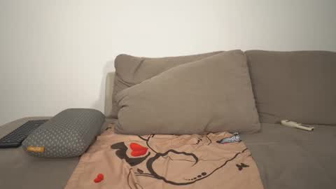 Annemanifique  Anne   Lara Kelly  online show from 02.24.25