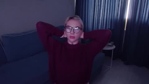 Snapshot of annetenet chatting on 10.03.25 Annet online show from 10.03.25