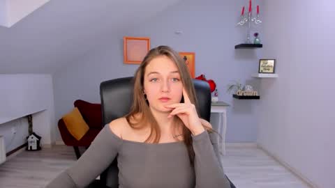 annewilsonn online show from 02.23.26