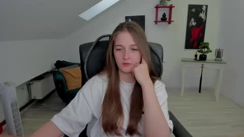 annewilsonn online show from 05.12.26