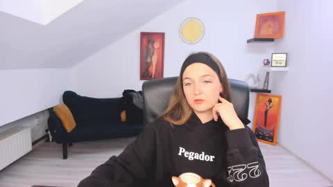 annewilsonn online show from 06.03.26
