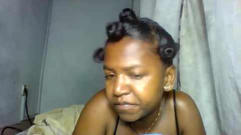 Snapshot of annick98 chatting on 02.15.26 annick98 online show from 02.15.26