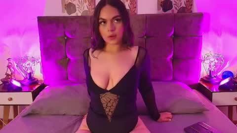 Annie Bonnie   online show from 05.15.26
