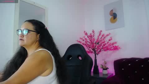 annie_carterr_ online show from 05.27.26