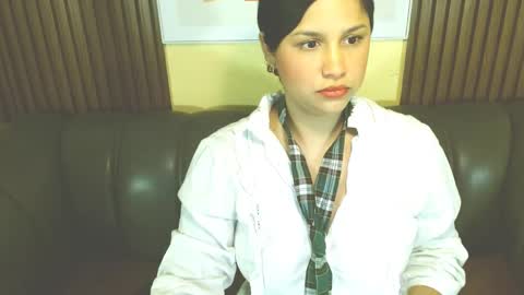 Annie  online show from 04.14.26