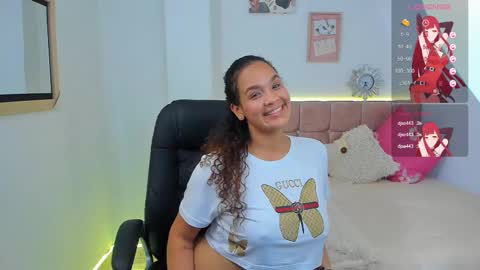 Snapshot of annie_collen chatting on 02.21.25 Anna online show from 02.21.25
