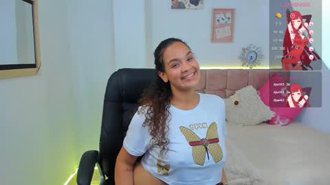 Snapshot of annie_collen chatting on 02.26.25 Anna online show from 02.26.25