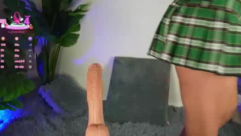 Annie online show from 09.29.25