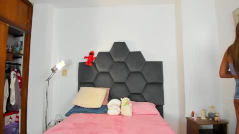 Annie online show from 02.02.25