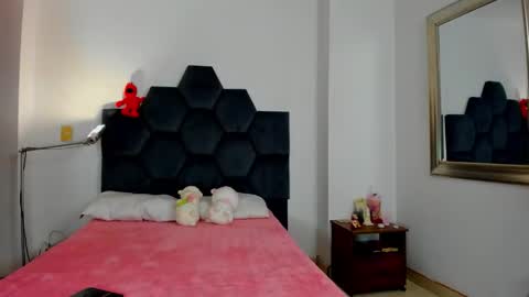 Annie online show from 11.04.25