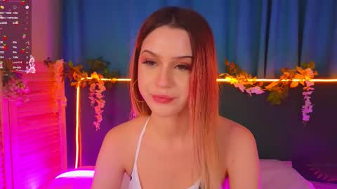 Snapshot of annie_swanson chatting on 11.28.25 annie online show from 11.28.25