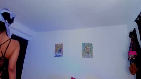 AnnieBlu3 online show from 03.02.25