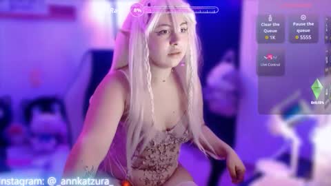 Snapshot of anniedkitty chatting on 09.20.25 Annie Katzura new acount online show from 09.20.25