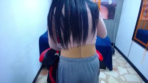 Anniee online show from 11.04.25